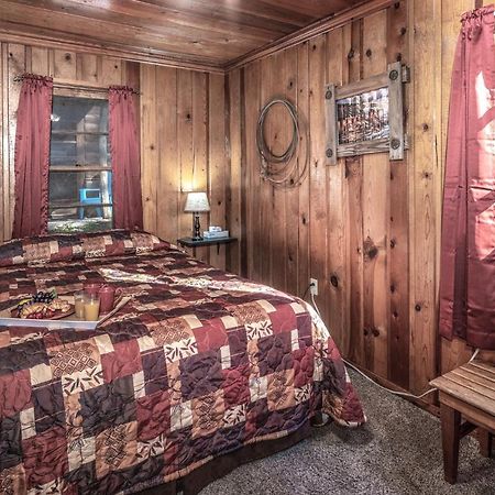 Apache Village 5, Queen Bed, Midtown, Sleeps 2 Ruidoso Bagian luar foto
