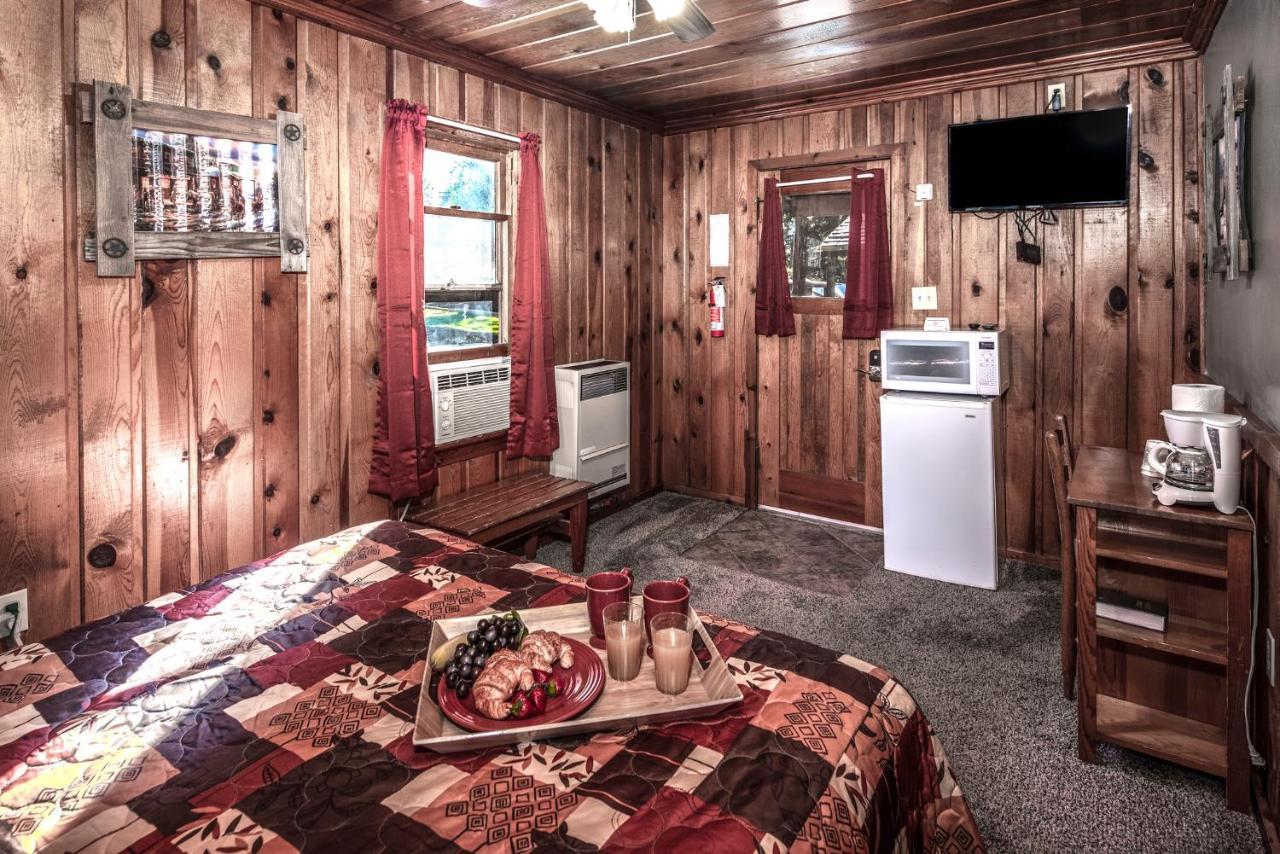 Apache Village 5, Queen Bed, Midtown, Sleeps 2 Ruidoso Bagian luar foto