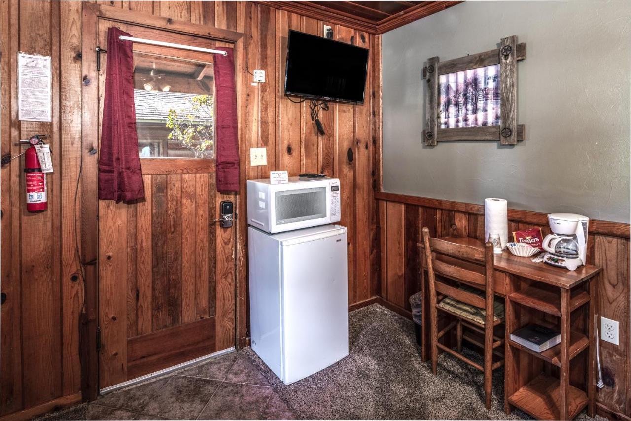 Apache Village 5, Queen Bed, Midtown, Sleeps 2 Ruidoso Bagian luar foto