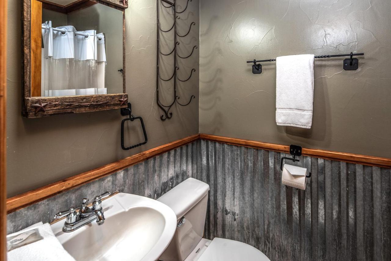 Apache Village 5, Queen Bed, Midtown, Sleeps 2 Ruidoso Bagian luar foto