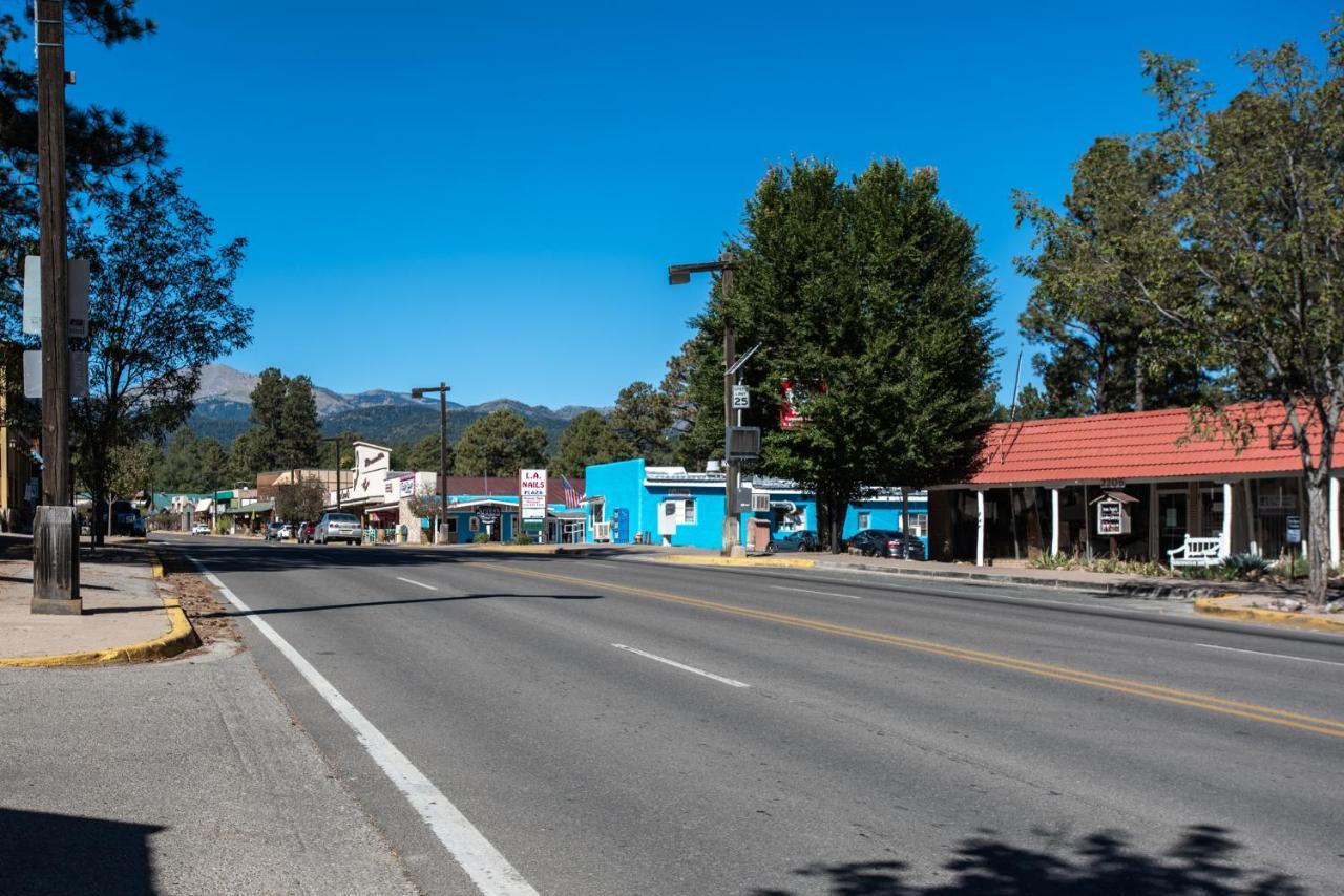 Apache Village 5, Queen Bed, Midtown, Sleeps 2 Ruidoso Bagian luar foto