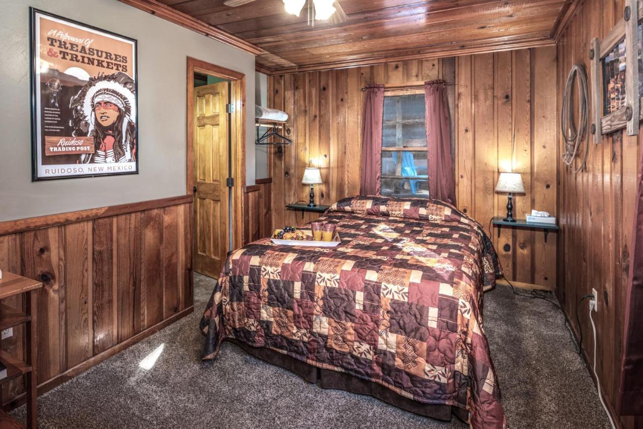 Apache Village 5, Queen Bed, Midtown, Sleeps 2 Ruidoso Bagian luar foto