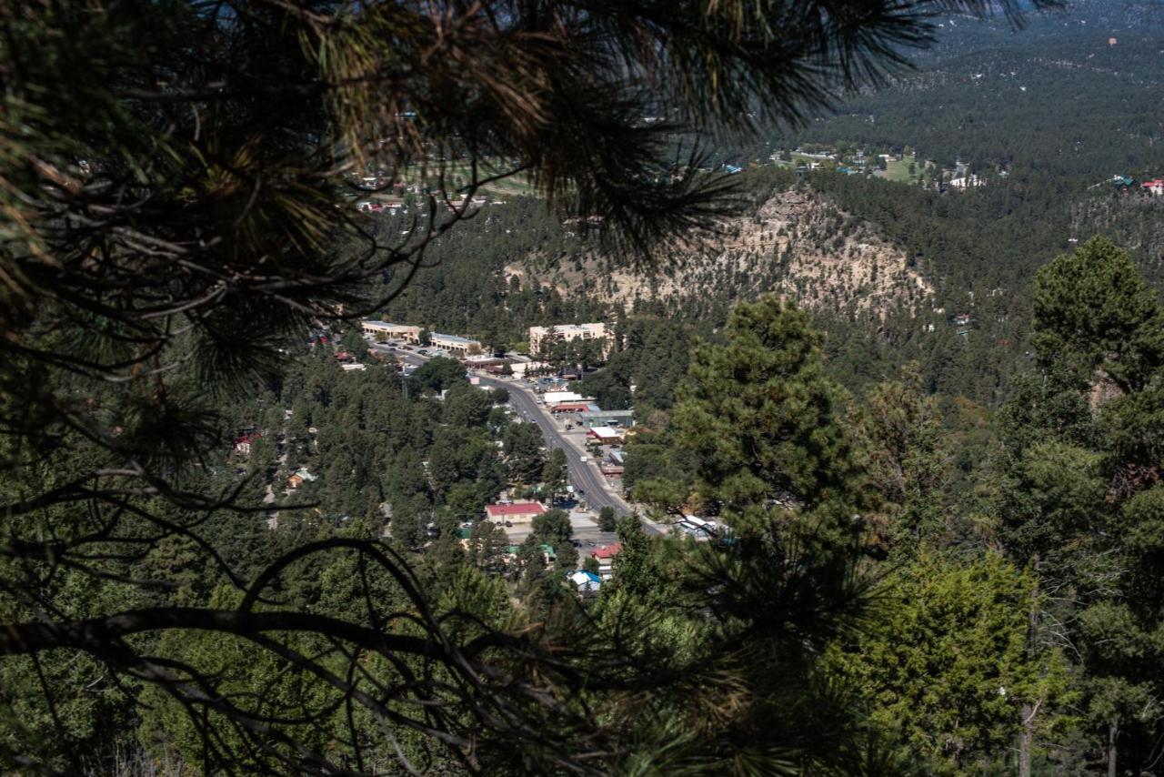 Apache Village 5, Queen Bed, Midtown, Sleeps 2 Ruidoso Bagian luar foto